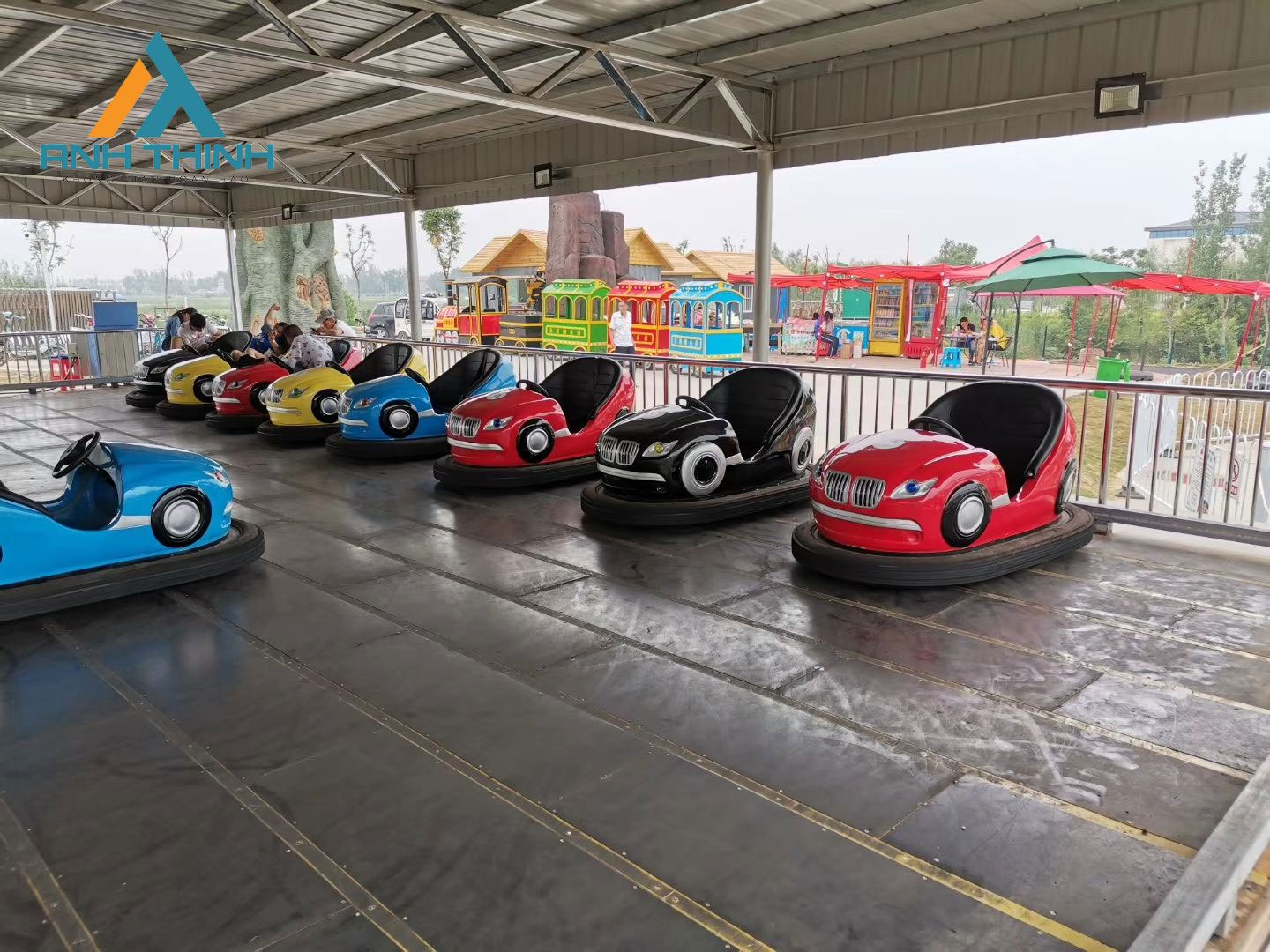 Xe điện đụng - thiết bị vui chơi trong nhà, ngoài trời